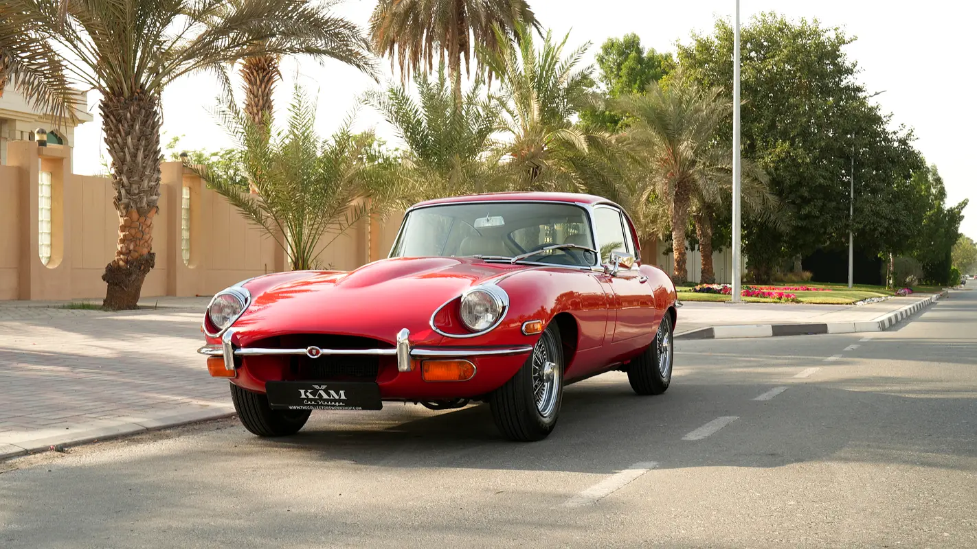 Jaguar E-Type 1970 — photo 1 of 17