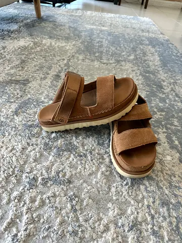 Ugg sandals size 40