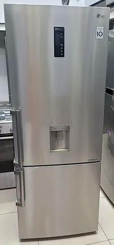 L.G bottem mount fridge 579 litter with water dispenser for sell  good working