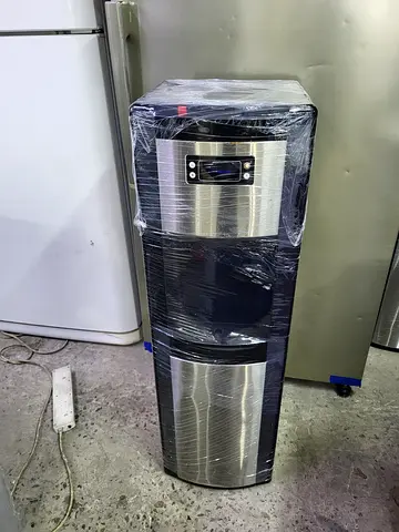 Bottom load water dispenser
