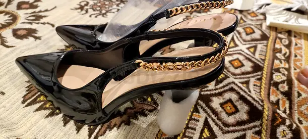 GUCCI Signoria Slingback Pump