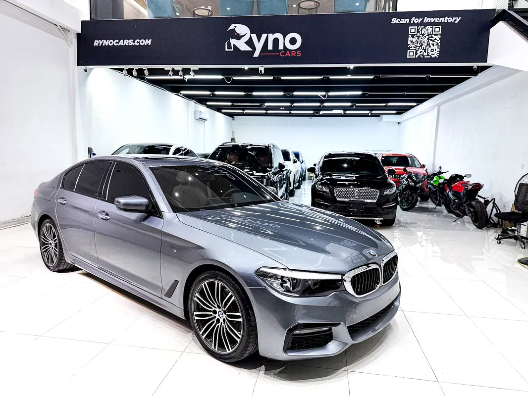 BMW 5-Series 2018 — photo 1 of 16