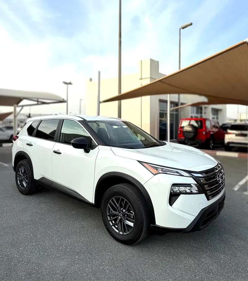 Nissan Rogue 2025 — photo 1 of 14