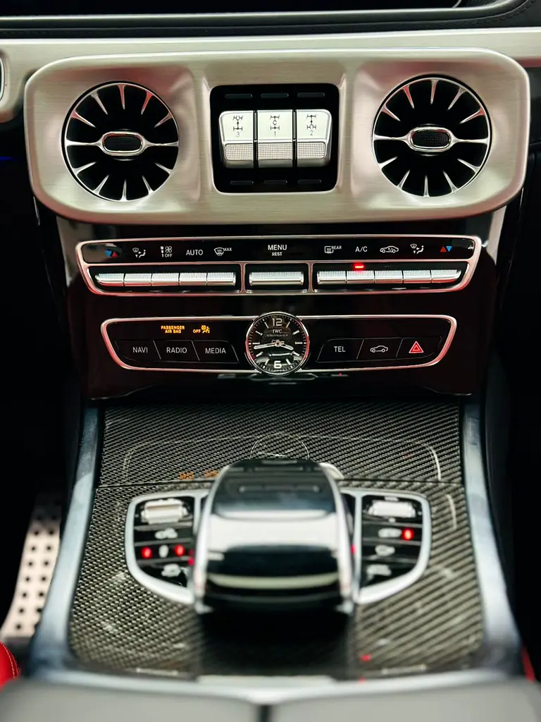 Mercedes-Benz G-Class 2024