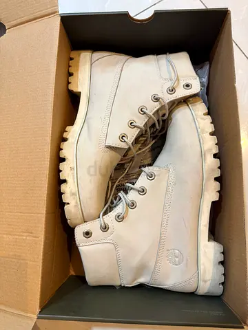 Timberland White Boots in Excellent Condition