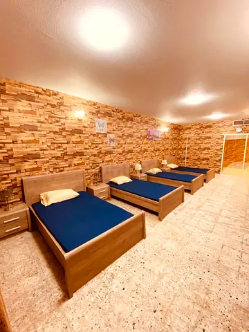 EXECUTIVE LADIES BED SPACE ON SHEIKH ZAYED RD NEAR DIFC-FINANCIAL CENTER METRO JUST HALF MIN WALK