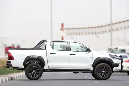 2026 Toyota HILUX photo 3