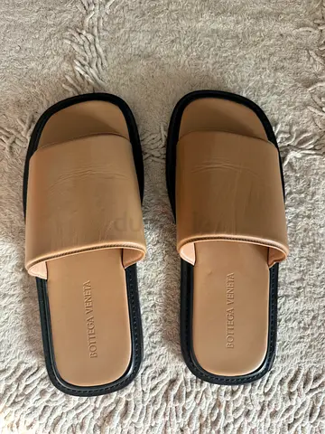 Bottega ventta like new with box