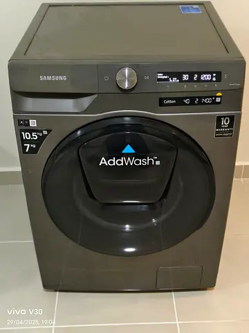 Samsung washer plus dryer 2in1 in perfect condition 10.5/7 kg capacity