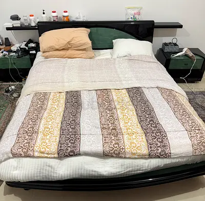 Cozy Queen Size Bed with Elegant Bedding