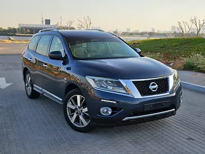 Nissan Pathfinder 2016 SV TOP With Panoramic 4WD Navigation Premium Condition With Low KM