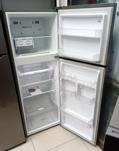 L.G fridge 302 litter for sell  good working