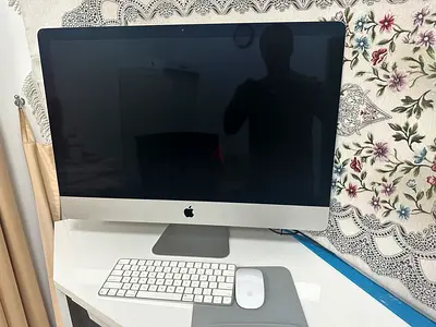 iMac 2019 27’  5K  Ci9/32GB/4.5TB Fusion Drive 4GB graphics with box in mint condition