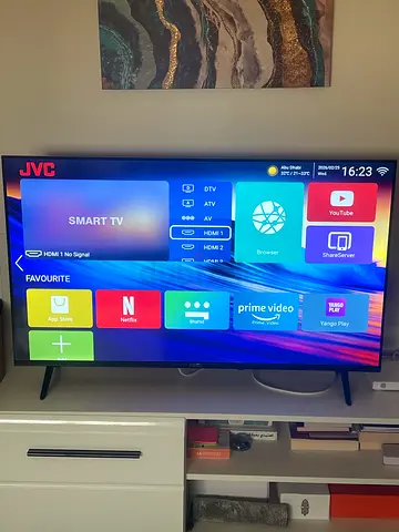 Smart Flat Panel Television for Sale with the table