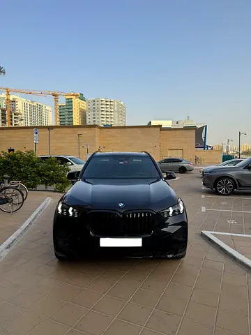 X5 M60i V8