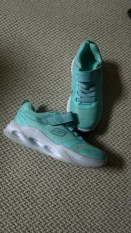 Light Green Mesh Sports Shoes