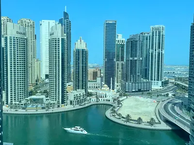 Master room/ 1 lady /damac metro station/ Dubai Marina