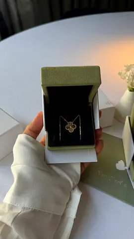 Van cleef arpels necklace