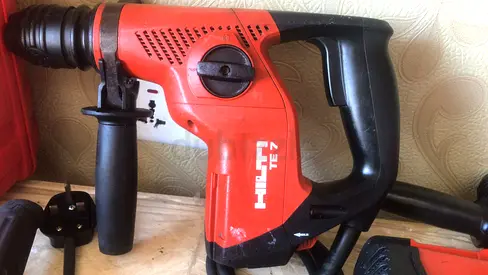 HILTI TE 7 ELECTRIC HAMMER DRILL 220V