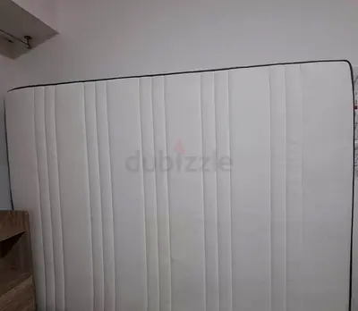 IKEA queen size mattress (160*200)