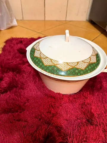 Decorative Serving Pot with Lid