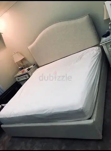 Elegant Queen Size Bed