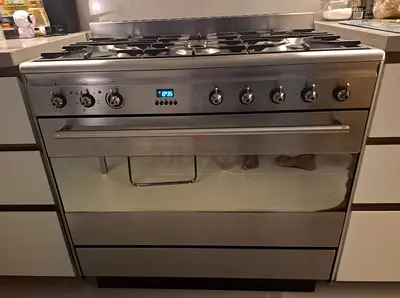 Smeg top gas oven electric Stove in excellent condition