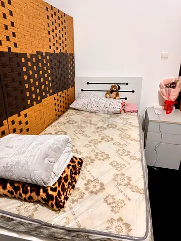 Bed space available in silicon oasis