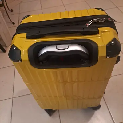 Yellow Hard Shell Handluggage Suitcase
