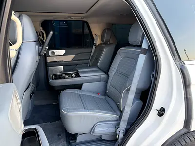 صورة 11 لـ 2020 Lincoln NAVIGATOR