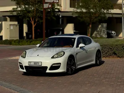 PORSCHE PANAMERA 4S - V8 - GCC Specs - Perfect Condition