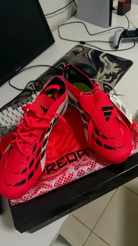 Adidas predator football shoes