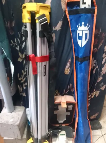 High-Quality Tripod with Carrying Case