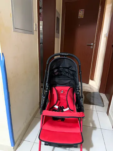 Compact and Lightweight Stroller-Perier cardian