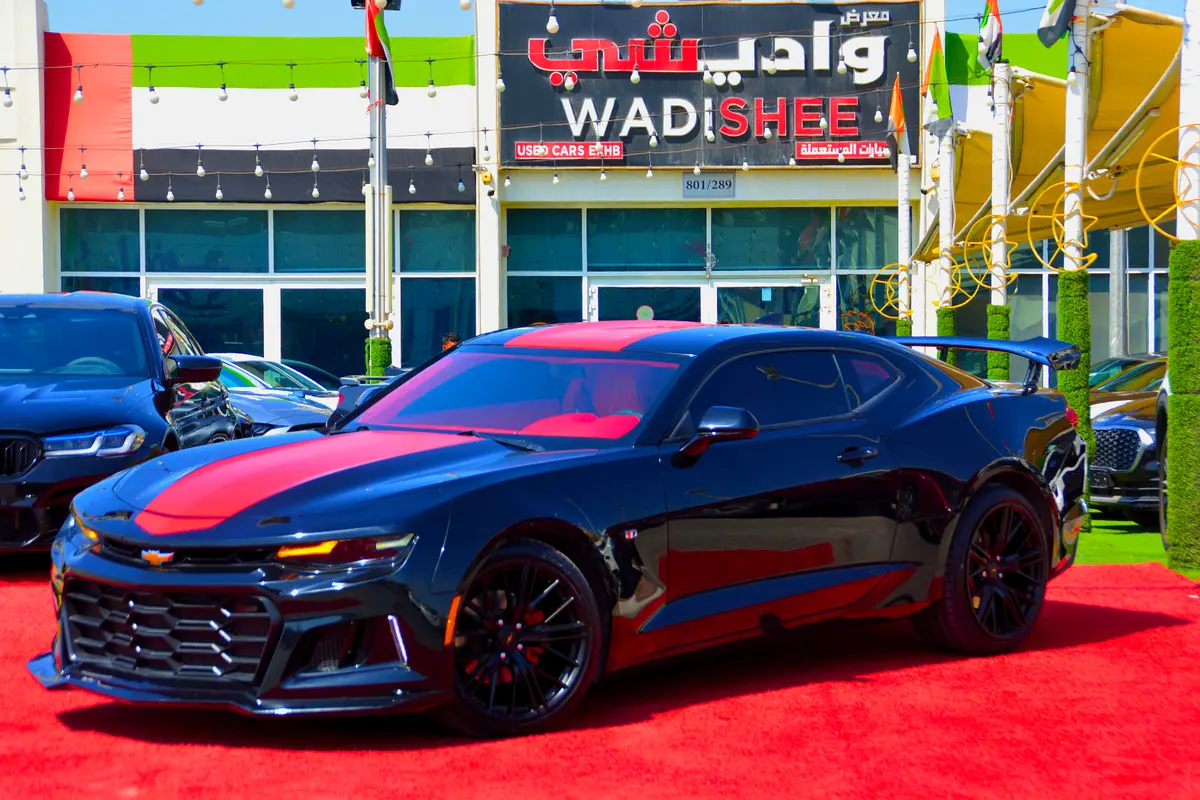 Chevrolet Camaro 2022 — photo 1 of 14