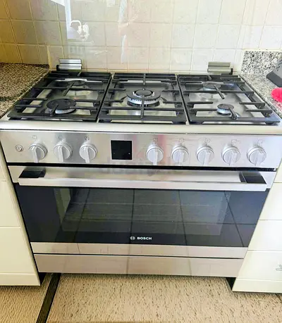 Bosch 5 Burner Full Gas Cooker – 90 × 60 cm | Oven with Fan | Powerful Performance