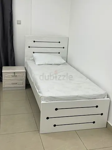 CLEAN FLAT - INDIANS ONLY - BEDSPACE FOR 999  AED-sharing with 4 at SHARAF DG metro