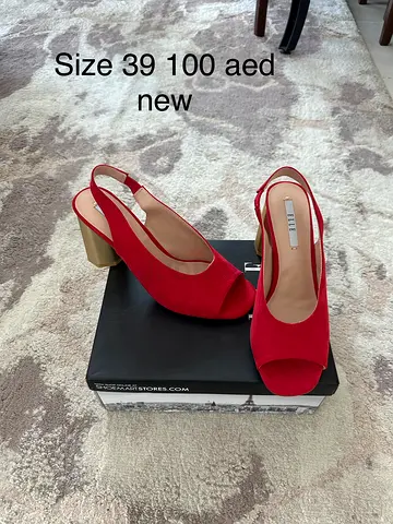 Elle sandals size 39