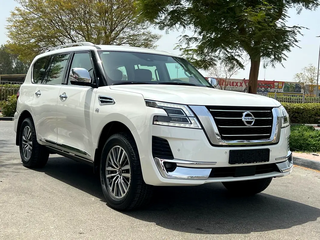 Nissan Patrol 2021 — photo 1 of 18
