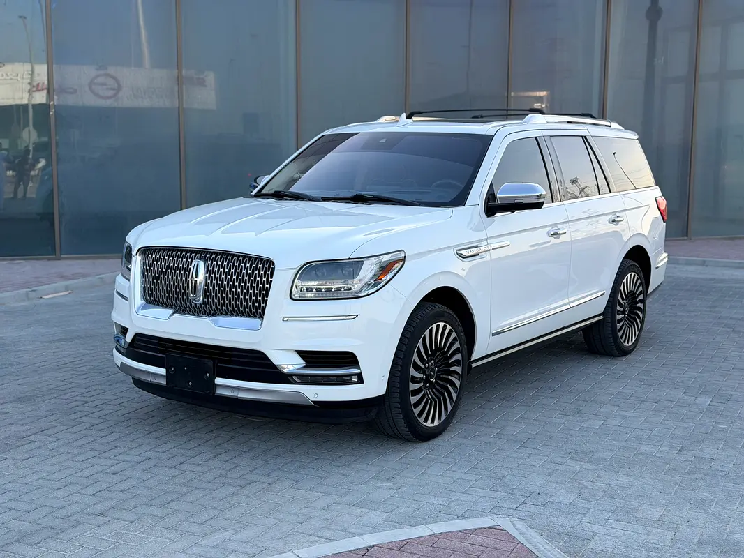 Lincoln Navigator 2020 — photo 1 of 15