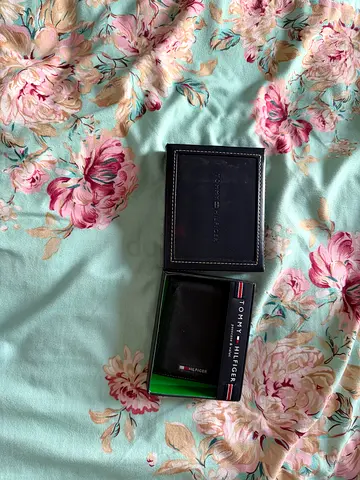 Tommy Hilfiger Wallet - Stylish and Compact