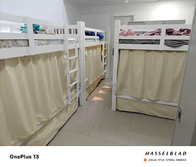 10% Off Bedspace Available in Barsha1