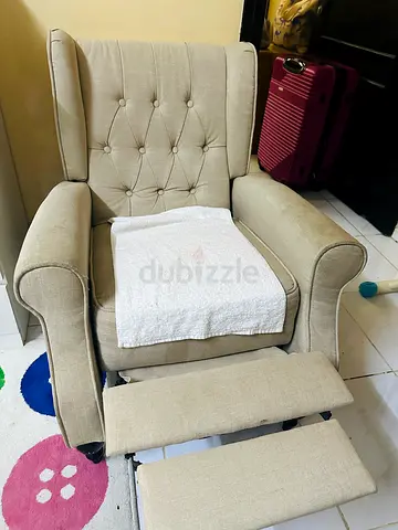 Single seater sofa recliner