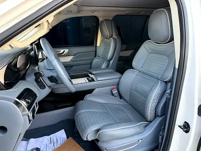 صورة 14 لـ 2020 Lincoln NAVIGATOR