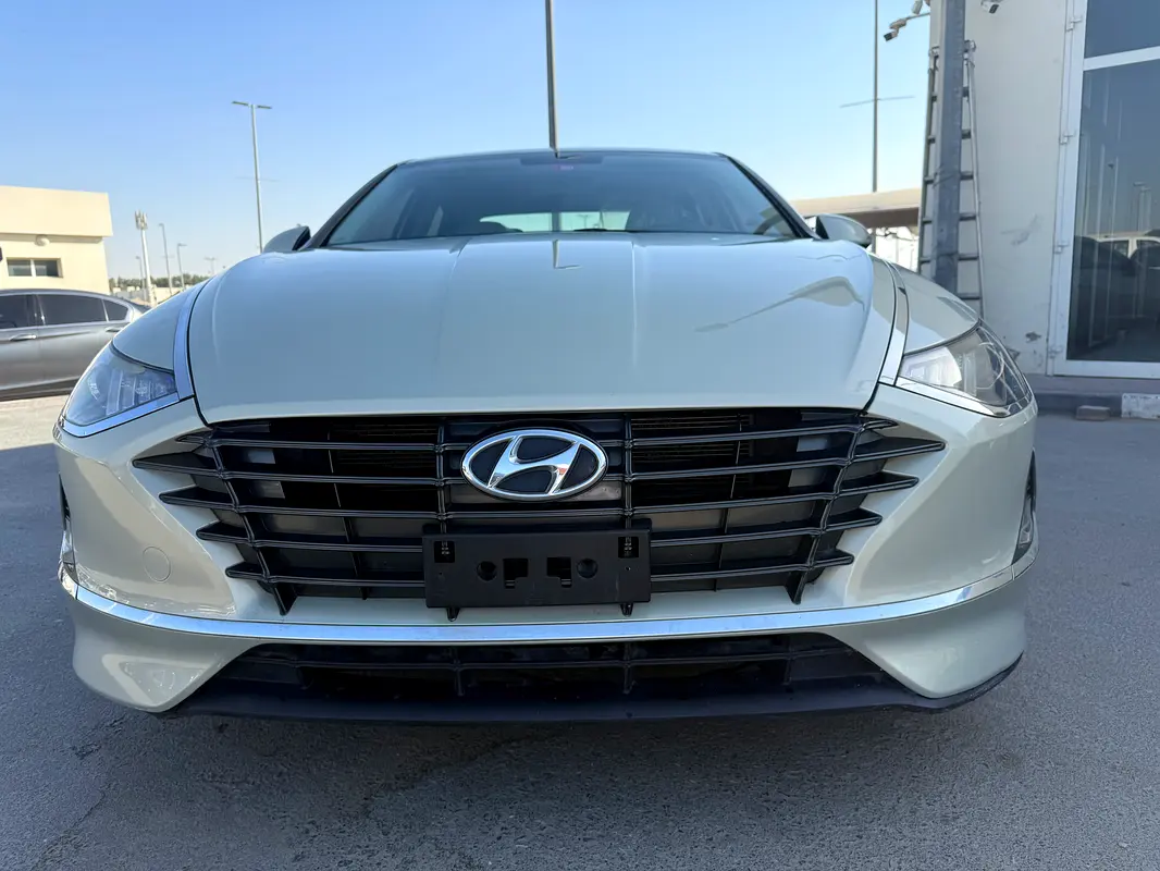 Hyundai Sonata 2020 — photo 1 of 20