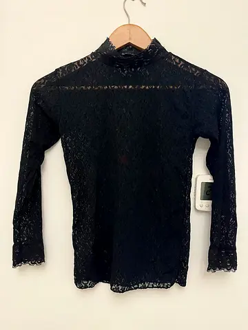 Stylish Black Lace Long Sleeve Top