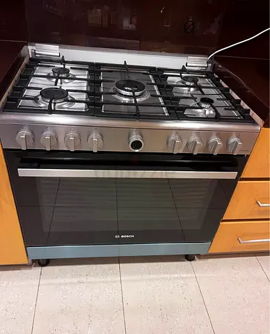 Bosch 5 burner gas cooking range 90cm freestanding