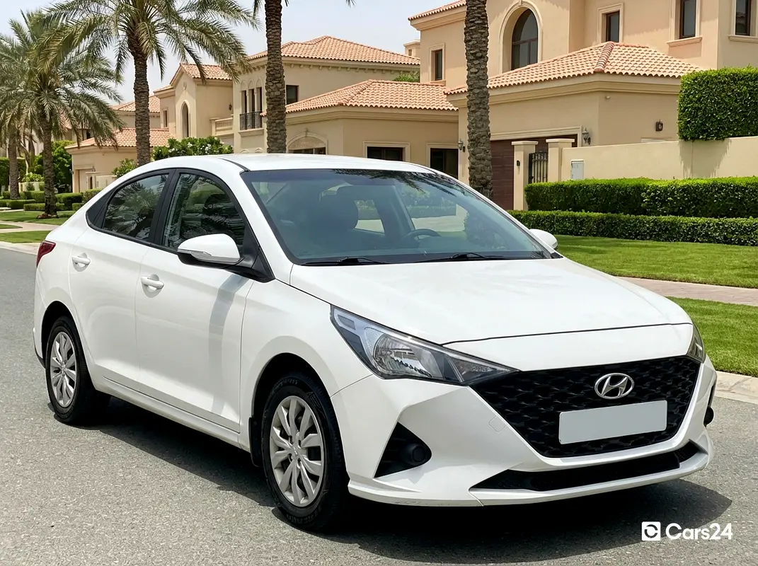 Hyundai Accent 2023 — photo 1 of 13