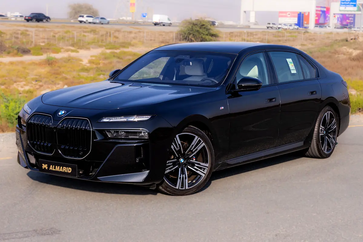 BMW 7-Series 2026 — photo 1 of 15