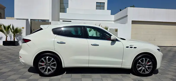 2022 Maserati LEVANTE — миниатюра 3